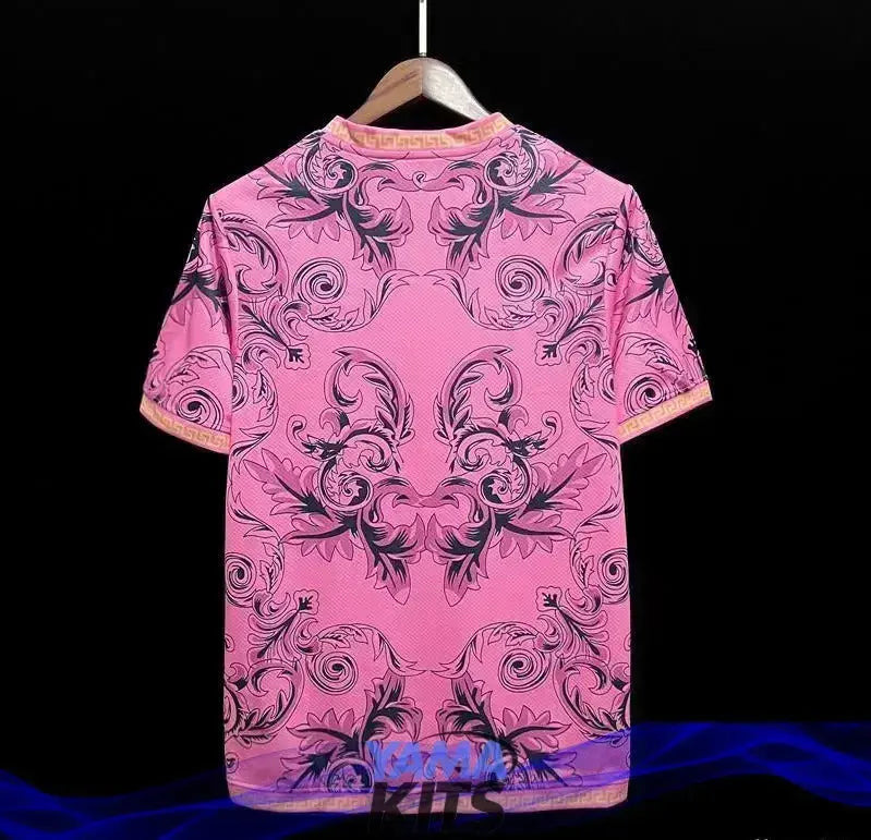 Maillot Italie Versace Édition spéciale « Rose » 2023/2024 YamaKits Foot